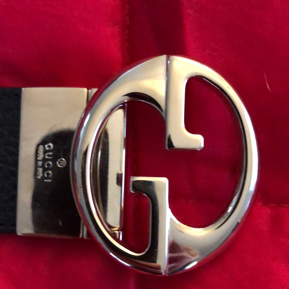 Reversible Gucci Belt. Size 75. Black and Tan/pink